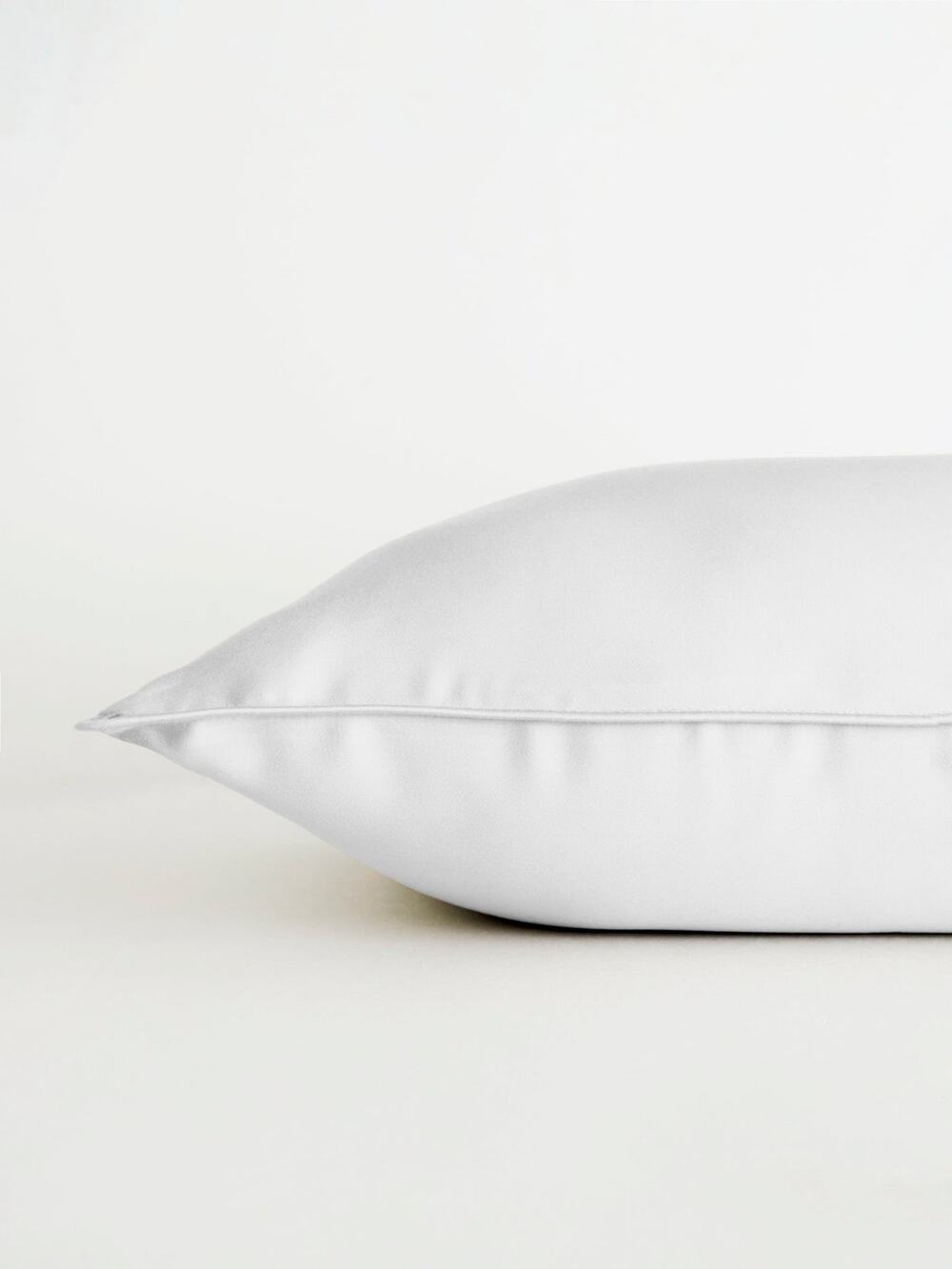 Cozy Earth Bamboo Travel Pillowcase Set of 2 White NWT